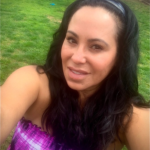 Meet your Posher, Lupita - Picture 3 of 3